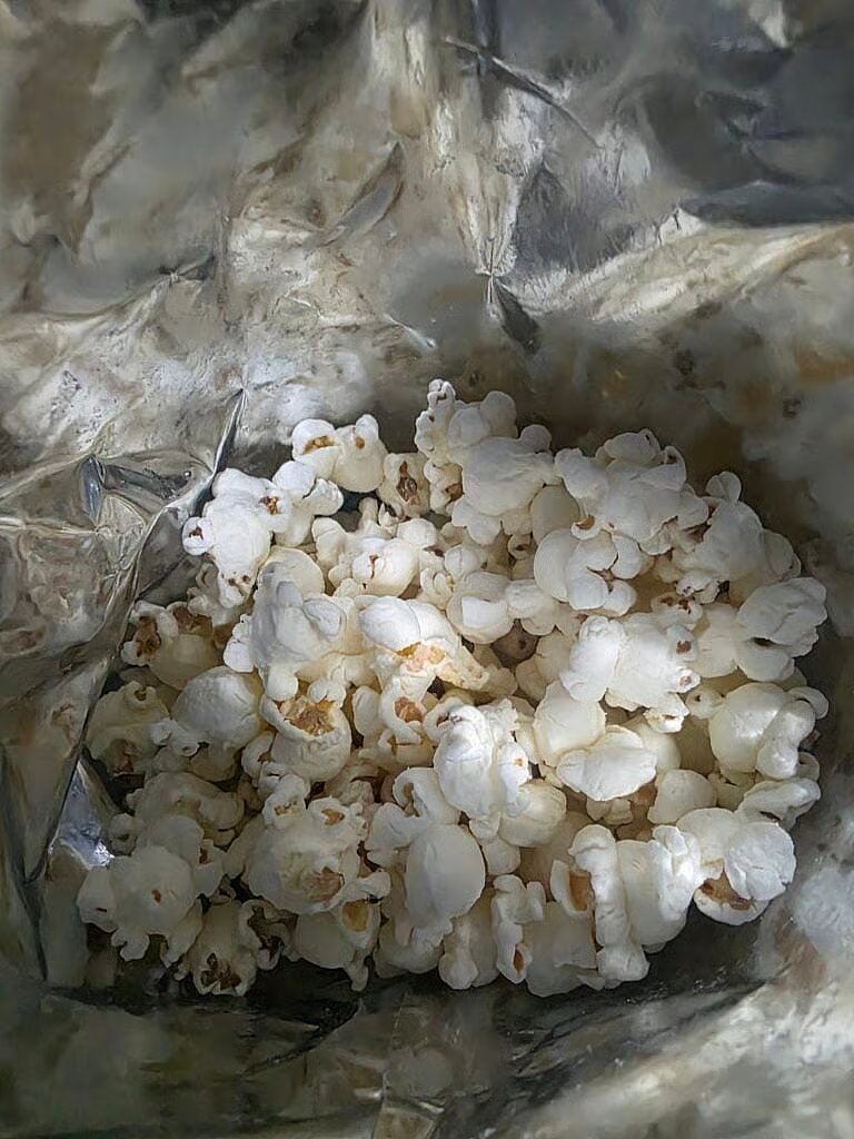 科勒·卡戴珊 (Khloé Kardashian) 凭借 Khloud 蛋白爆米花涉足零食游戏