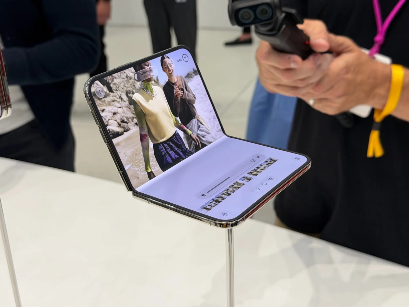 iPhone Duo 部分折叠