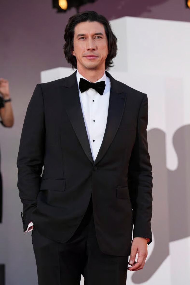 亚当·德赖弗 (Adam Driver) 出席第 79 届威尼斯国际电影节开幕式