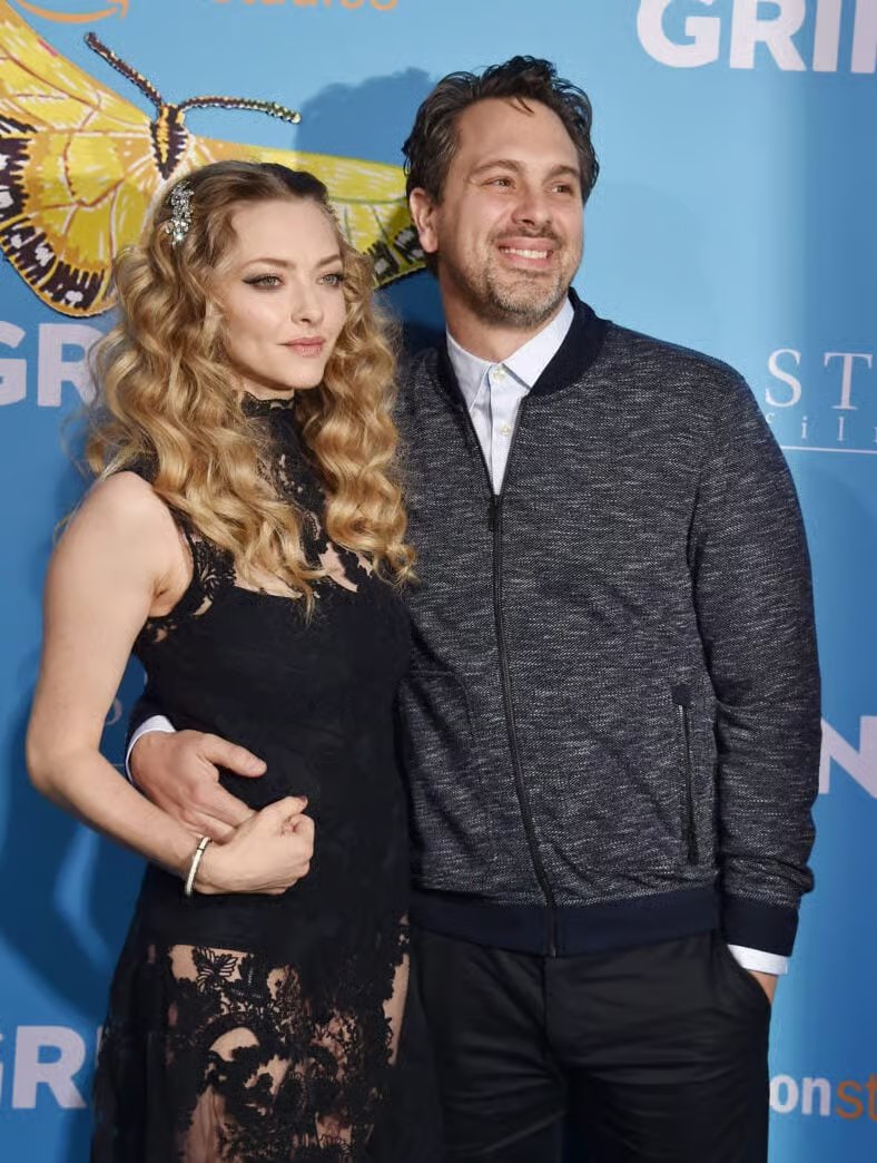 阿曼达·塞弗里德 (Amanda Seyfried) 和托马斯·萨多斯基 (Thomas Sadoski) 出席亚马逊影业和 STX Films 制作的《外国佬》首映式