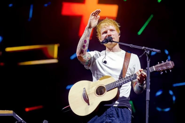 艾德·希兰 (Ed Sheeran) 出席 BBC 广播 1 台大型周末音乐节
