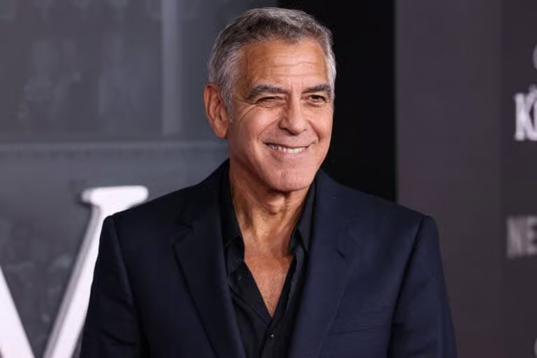 乔治·克鲁尼 (George Clooney) 出席 Netflix 影片《Jay Kelly》在洛杉矶的首映式