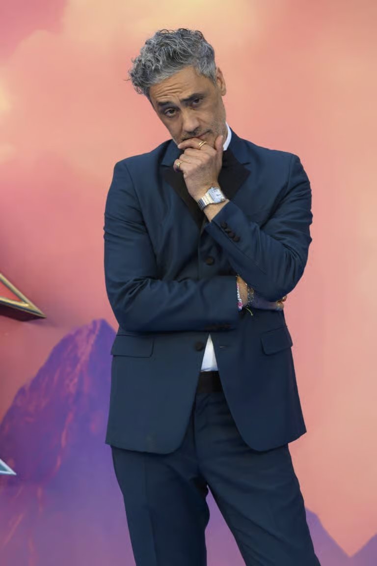 塔伊卡·维迪蒂 (Taika Waititi) 出席在伦敦莱斯特广场 Odeon 电影院举行的漫威影业《雷神之爱》和《雷霆》英国放映会。 2022 年 7 月 5 日。