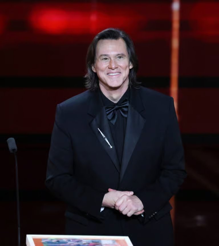 金·凯瑞 (Jim Carrey) 于 2026 年 2 月 26 日在法国巴黎奥林匹亚出席第 51 届凯撒电影奖颁奖典礼。