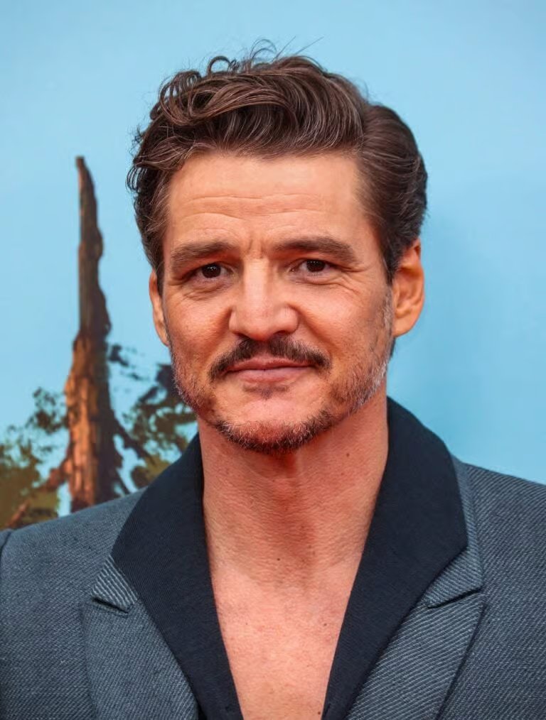 佩德罗·帕斯卡 (Pedro Pascal) 出席伦敦 BFI 伦敦电影节《狂野机器人》放映会